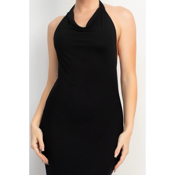 🆕Halter draped maxi dress in black - Picture 4 of 11